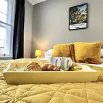 Luxury Flat With Free Parking