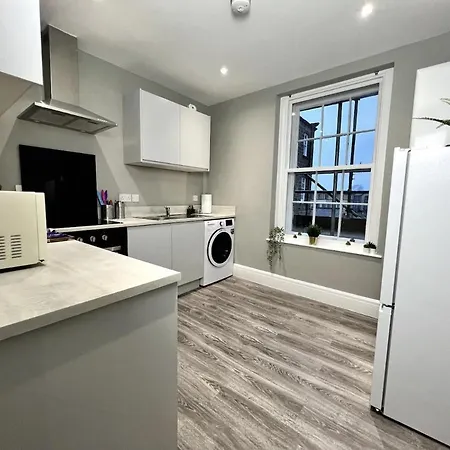 아파트 Luxury Flat With Free Parking