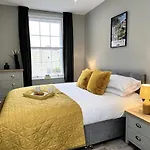 Luxury Flat With Free Parking * Harrogate