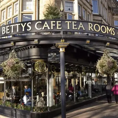 Luxury Flat With Free Parking *